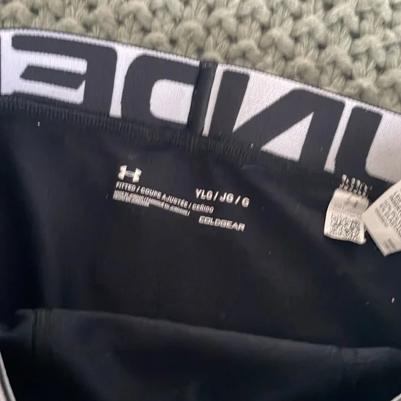 Under Armour Black Leggings Athletic Performance Wear - Picture 2 of 2
